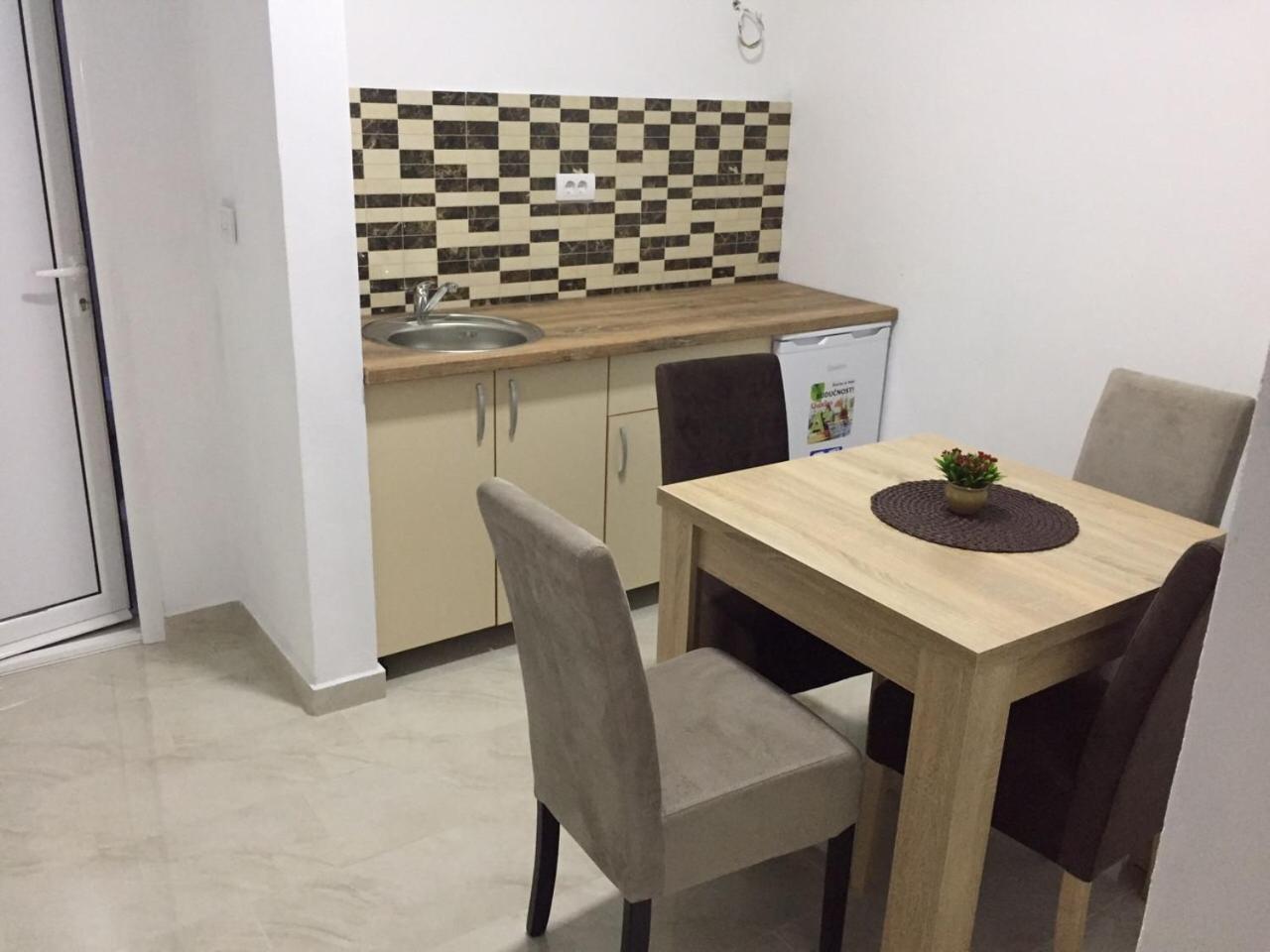 Idealhouse Apartments Улцин Екстериор снимка