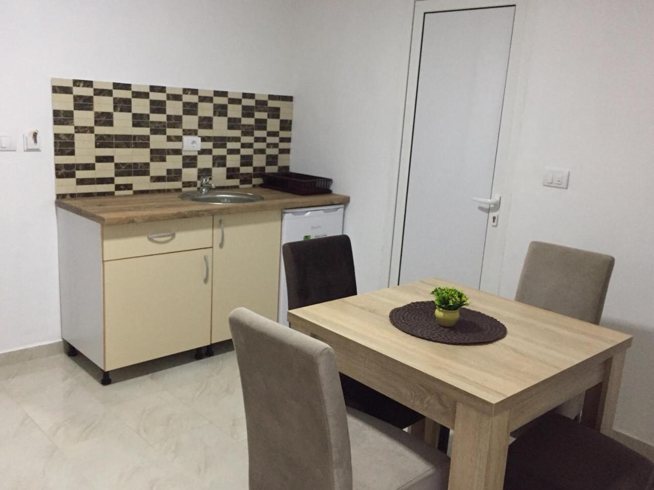 Idealhouse Apartments Улцин Екстериор снимка